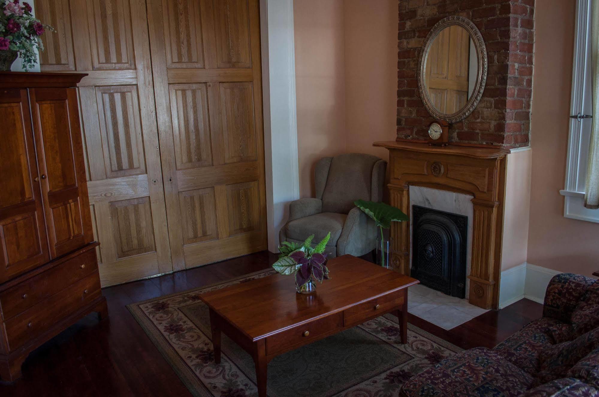 Bed & Breakfast Elysian Fields